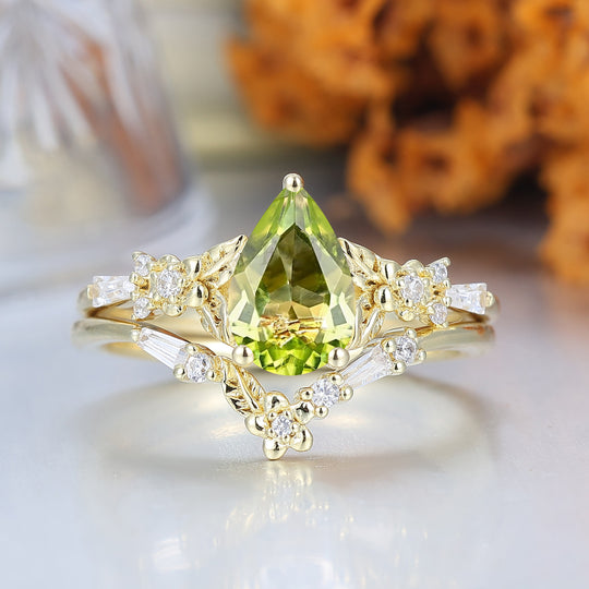 Artsy Engraved Floral Peridot Engagement Rings Solid Yellow Gold Pear Cut Peridot Wedding Ring Set