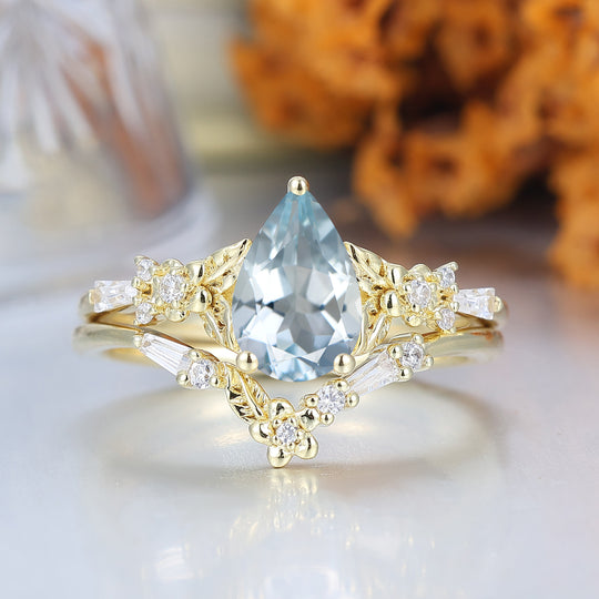Nature Inspired Aquamarin Blumen Brautset Birnenschliff Vintage Goldring Stapelset