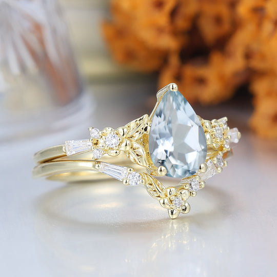 Nature Inspired Aquamarin Blumen Brautset Birnenschliff Vintage Goldring Stapelset