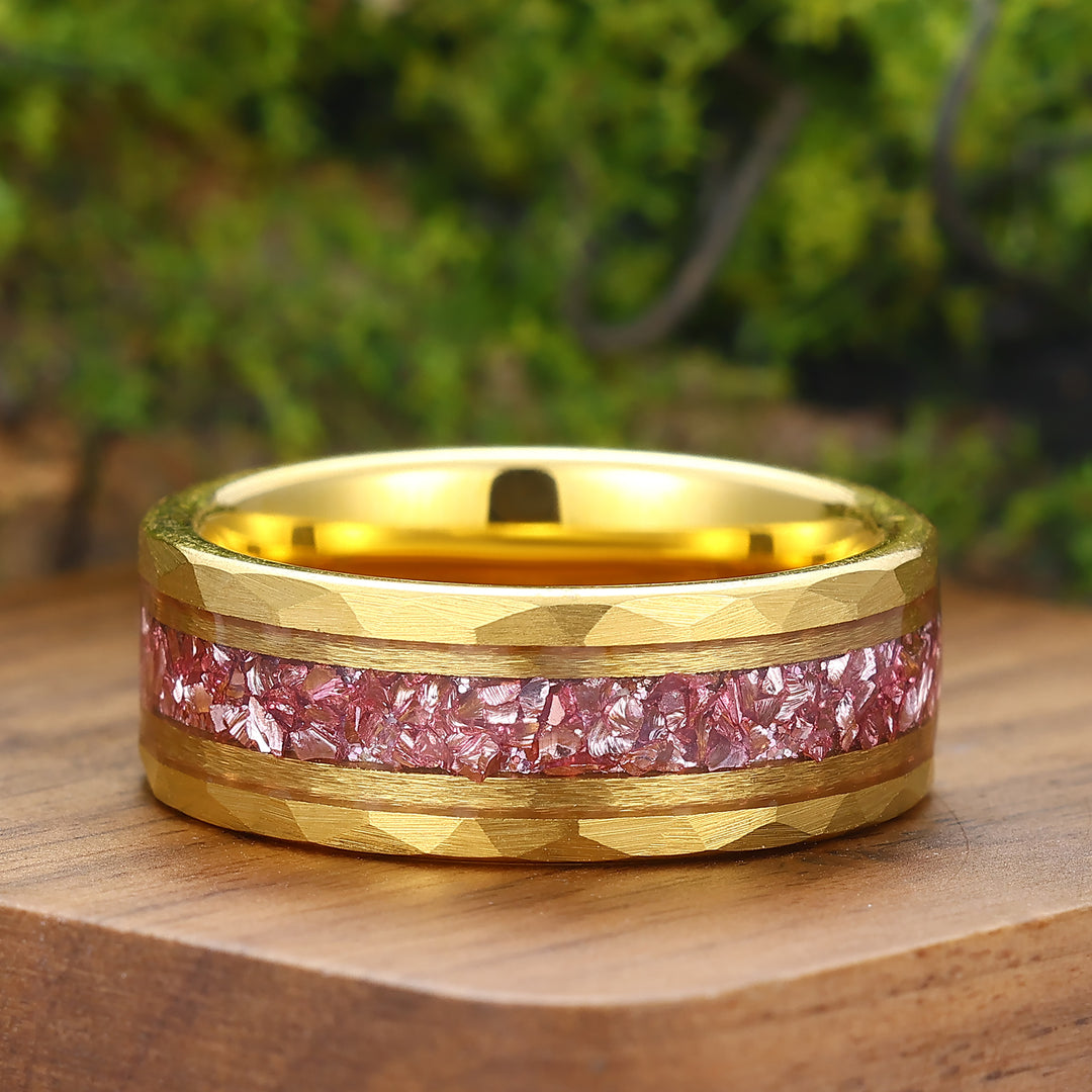Anello di Promessa da Uomo in Carburo di Tungsteno con Zaffiro Rosa Sbriciolato, Fascia Martellata da 8mm