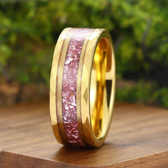 Anello di Promessa da Uomo in Carburo di Tungsteno con Zaffiro Rosa Sbriciolato, Fascia Martellata da 8mm