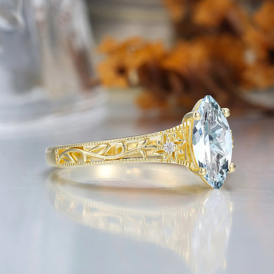 Brillante anello nuziale con acquamarina blu inciso a motivo floreale, fascia vintage traforata, anello da sposa