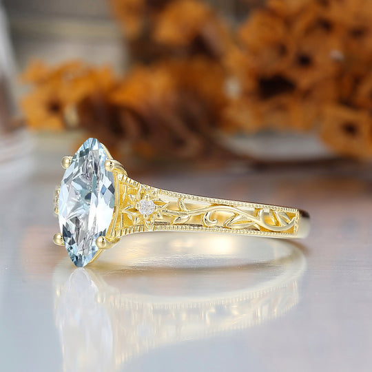 Brillante anello nuziale con acquamarina blu inciso a motivo floreale, fascia vintage traforata, anello da sposa