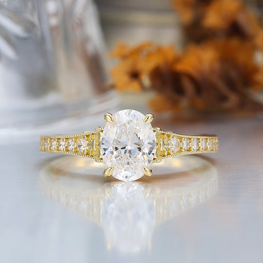 Solid Gelbgold Vintage Ovaler Moissanit Verlobungsring mit geschnitztem Reben-Design Brautring