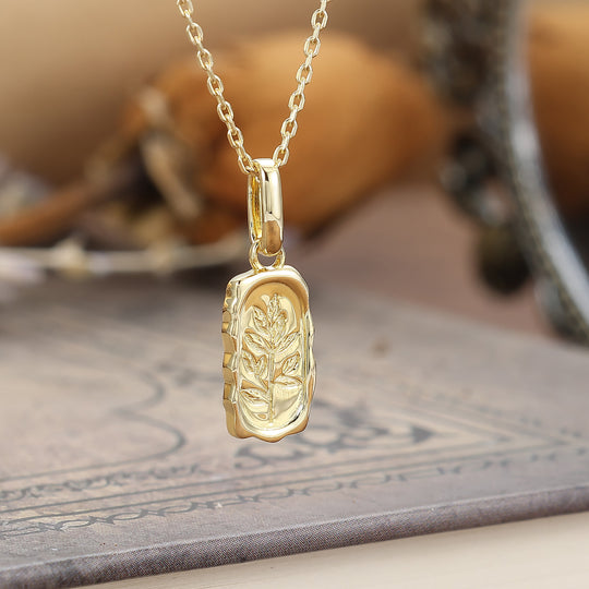 Unique Leaf Engraved Pendant Handcraft Pendant Necklace For Women