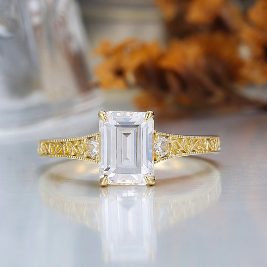 Retro grabado con motivos en espiral Anillo nupcial de moissanita talla esmeralda 2CT Anillo de boda en forma de vid para ella