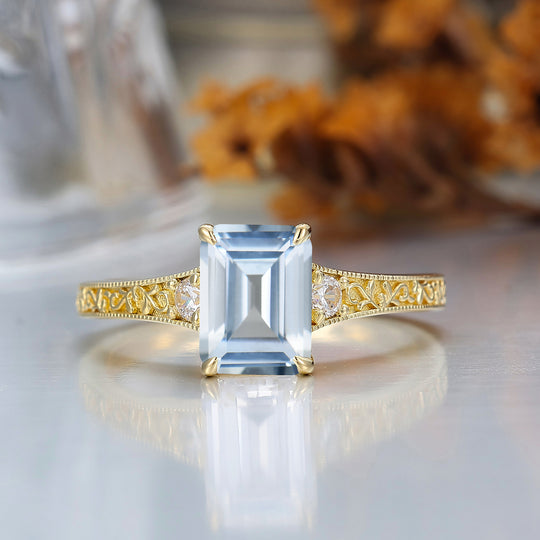 Romantici motivi floreali a vite incisi Anello da donna con acquamarina taglio smeraldo 2 pezzi per matrimonio