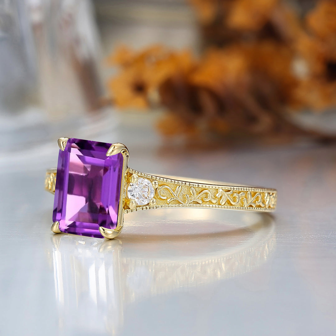 2CT Anillo de Compromiso con Amatista en Forma de Esmeralda Banda de Oro Amarillo Filigranada para Mujer