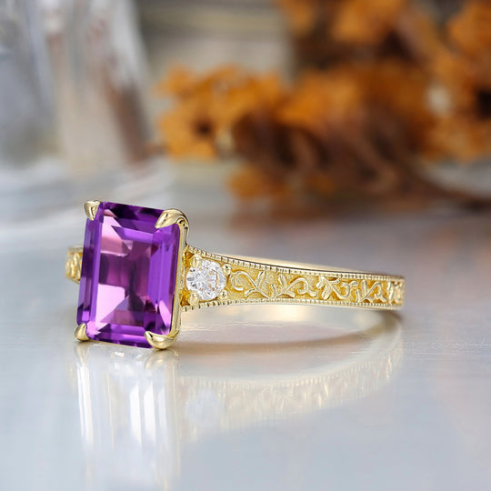 2CT Anillo de Compromiso con Amatista en Forma de Esmeralda Banda de Oro Amarillo Filigranada para Mujer