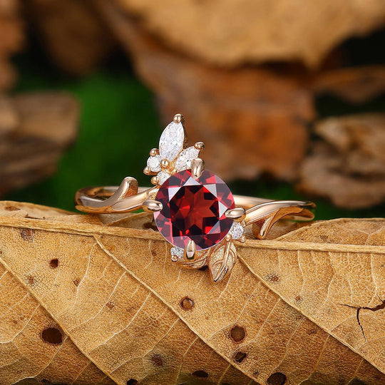 1.25 CT Round Cut Natural Red Garnet Iregular Leaf Vines Band Ring - Esdomera