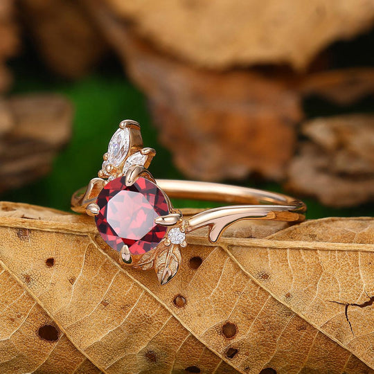 1.25 CT Round Cut Natural Red Garnet Iregular Leaf Vines Band Ring - Esdomera