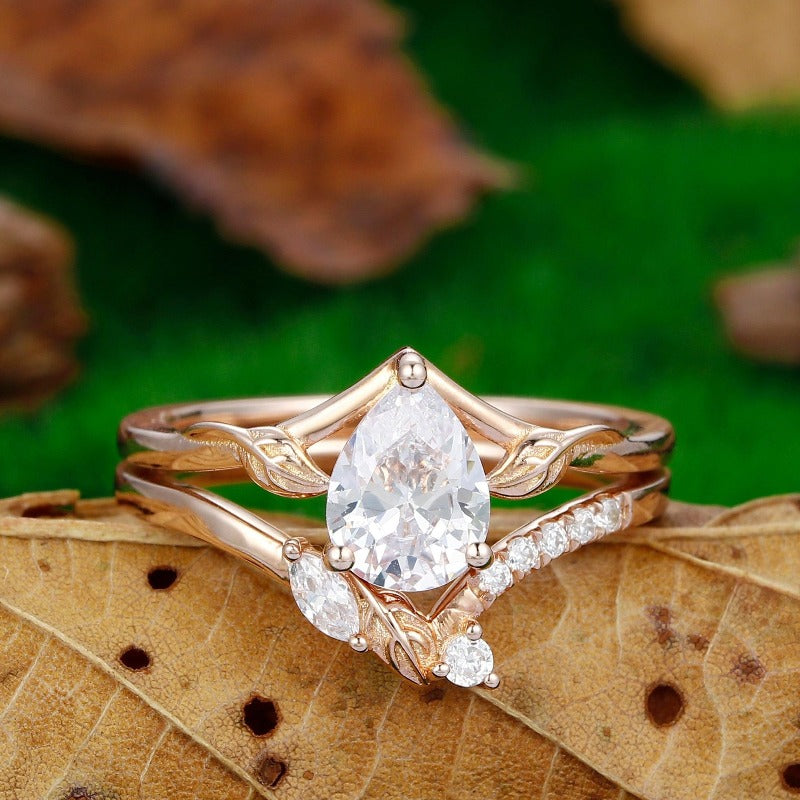 1.30CT Pear Cut Moissanite Ring Set Unique Ring Leaf Design Crown Shank - Esdomera