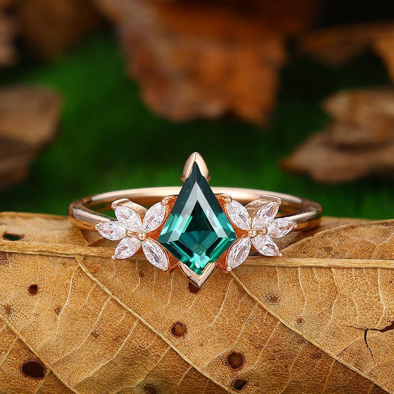 1.35 CT Kite Cur 14k Rose Gold Cluster Marquise Flower Emerald Bridal Ring - Esdomera