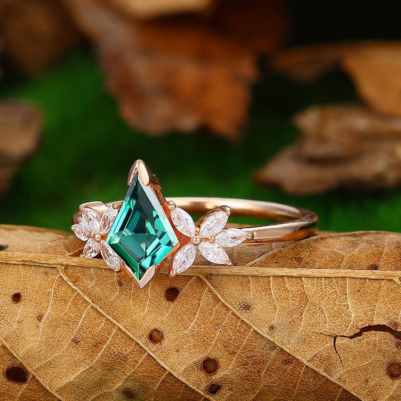 1.35 CT Kite Cur 14k Rose Gold Cluster Marquise Flower Emerald Bridal Ring - Esdomera