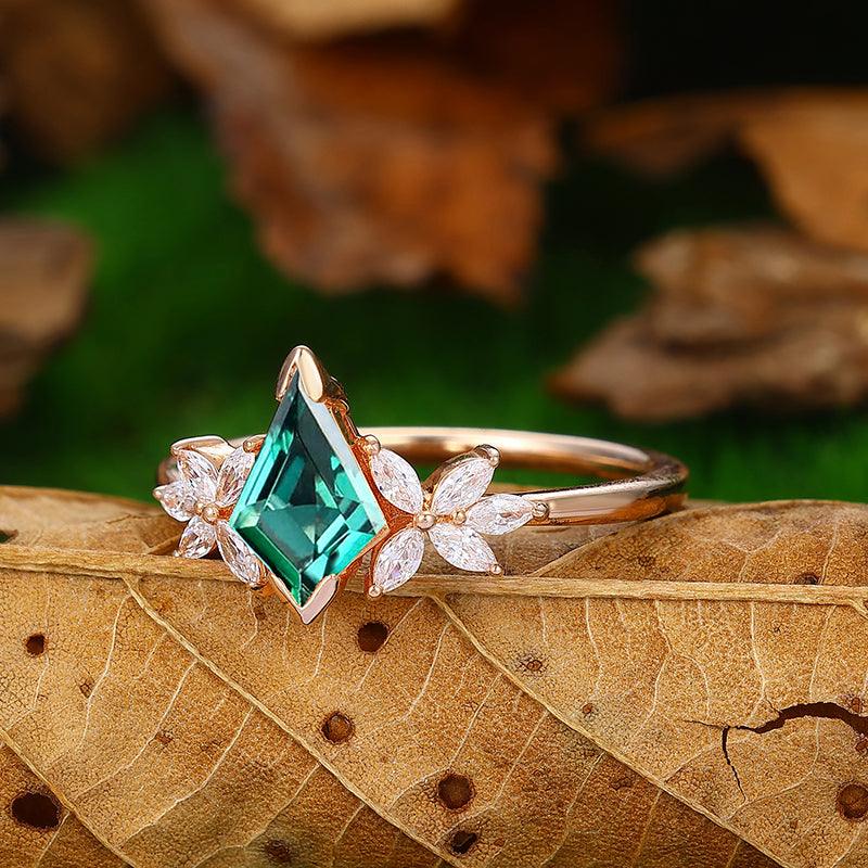 1.35 CT Kite Cur 14k Rose Gold Cluster Marquise Flower Emerald Bridal Ring - Esdomera