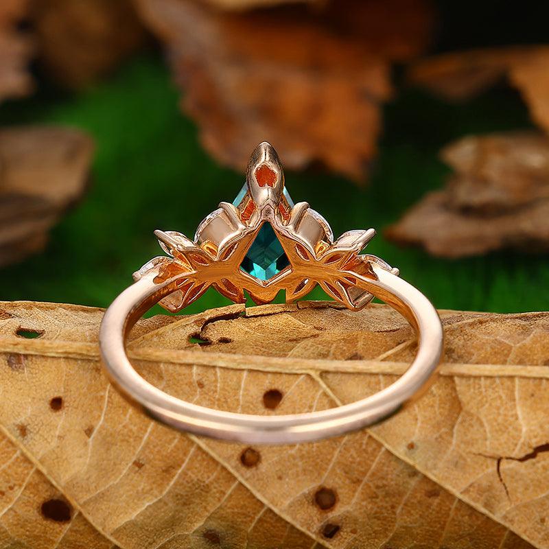 1.35 CT Kite Cur 14k Rose Gold Cluster Marquise Flower Emerald Bridal Ring - Esdomera