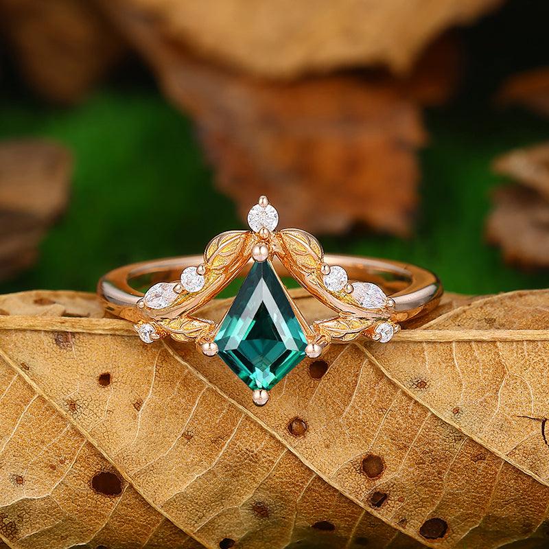 1.35 Kite Cut Crown Shaped Leaf Design Emerald Engagement Ring - Esdomera