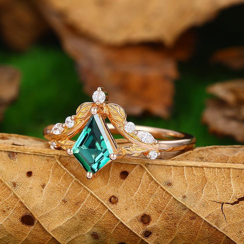 1.35 Kite Cut Crown Shaped Leaf Design Emerald Engagement Ring - Esdomera
