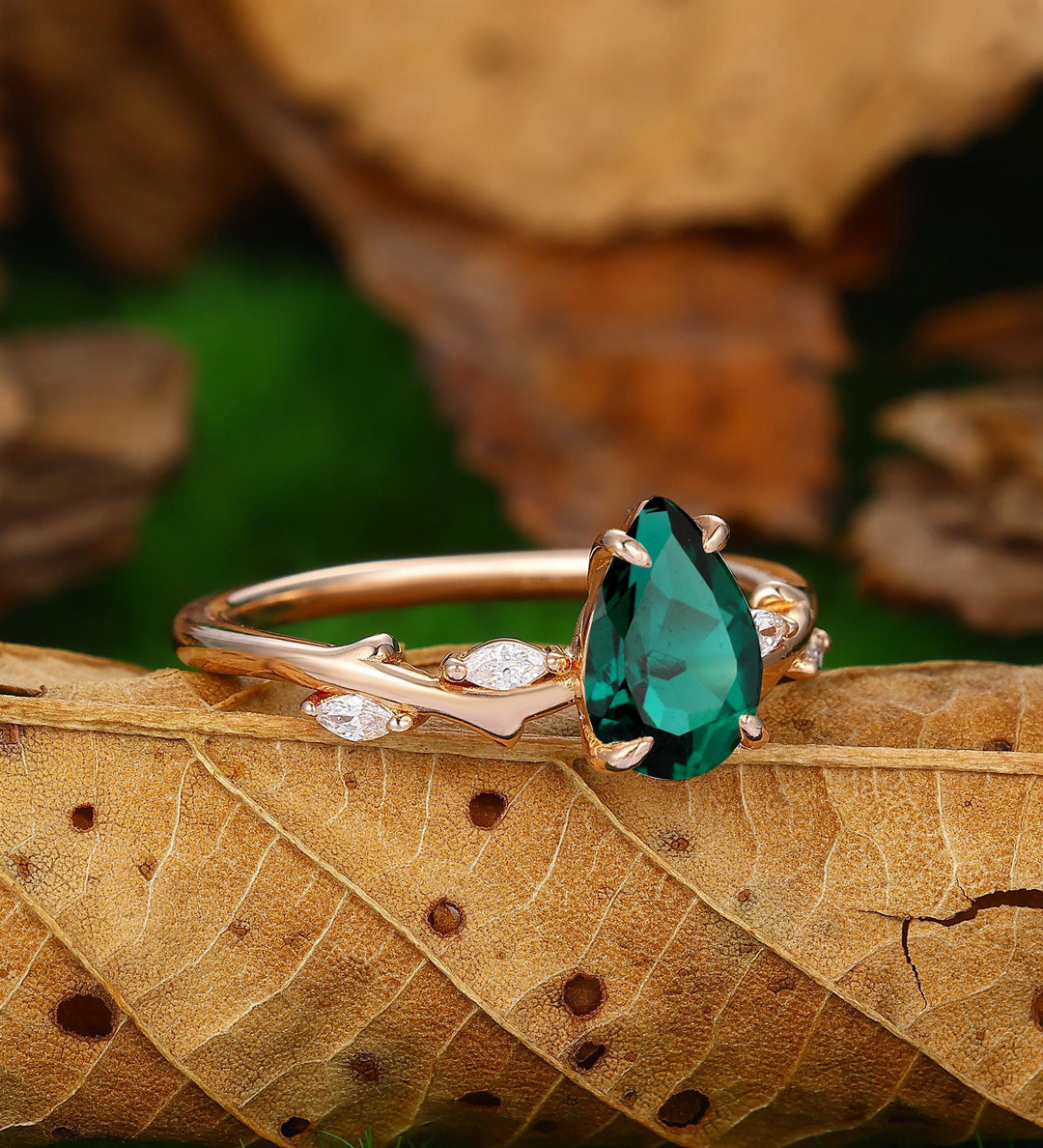 1.35Carat Pear Shaped Emerald Engagement Ring Vintage Bridal Wedding Ring - Esdomera