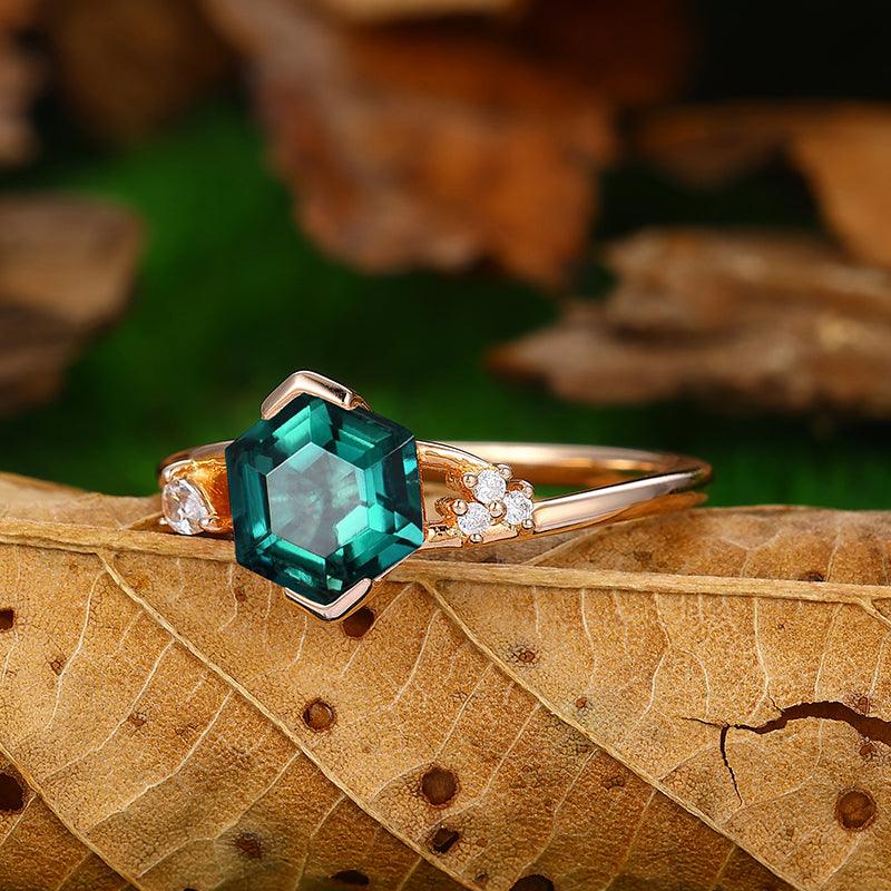 1.7 CT Hexagon Cut Unique Design 18k Rose Gold Emerald Engagement Ring - Esdomera