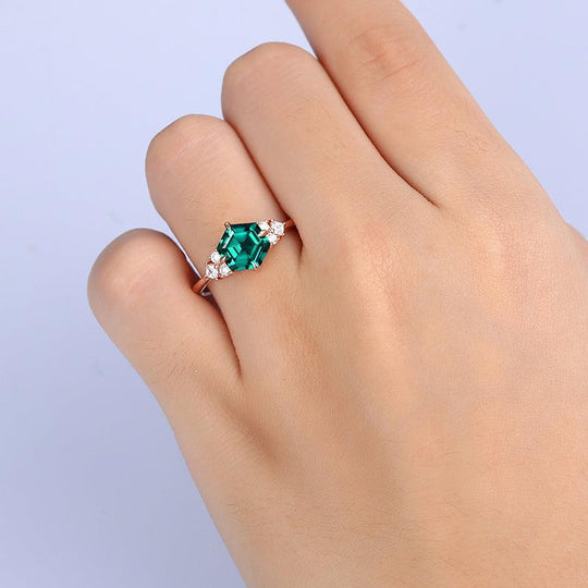 1.7 CT Hexagon Shaped Rose Gold Cluster Emerald Engagement Ring - Esdomera