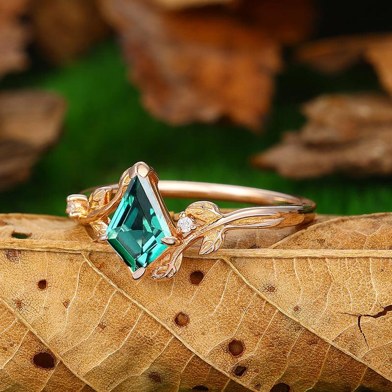 14k Rose Gold Kite Cut Art Deco Leaf Vines Shape Emerald Emerald Engagement Ring - Esdomera