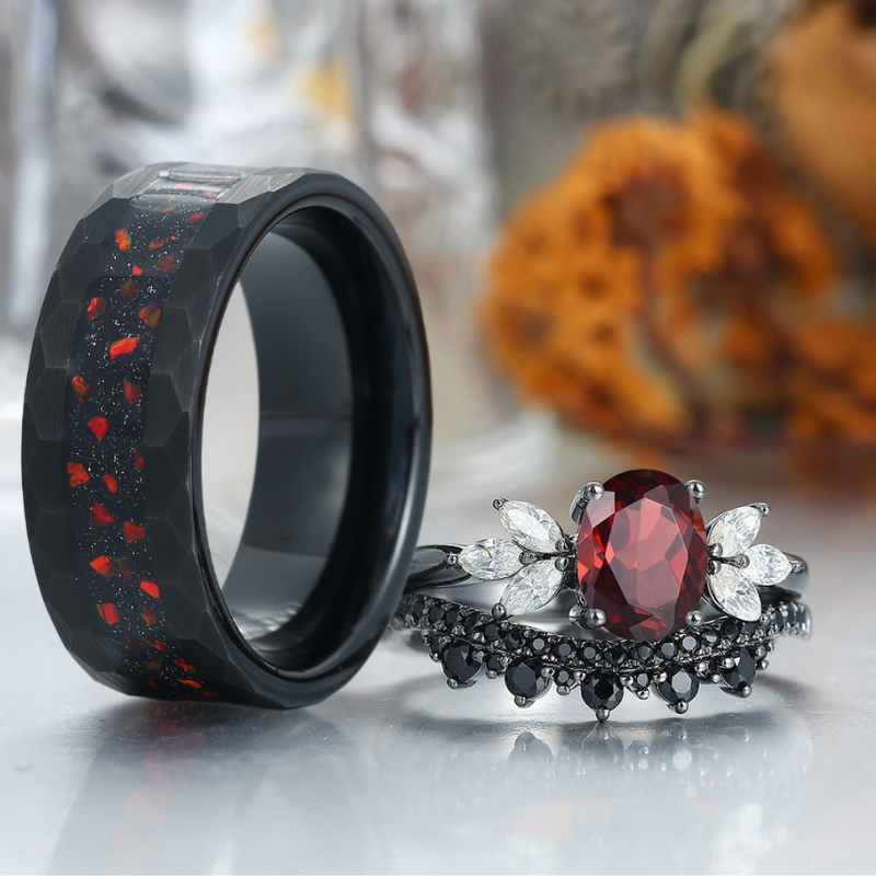 Conjunto de anillos vintage ovalados de granate rojo para parejas, anillos de boda de tungsteno martillado para él y para ella
