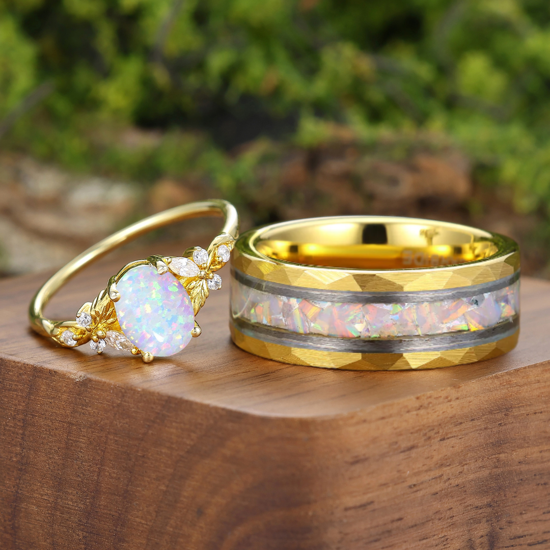 Anillos de pareja grabados con flores de ópalo blanco rosado