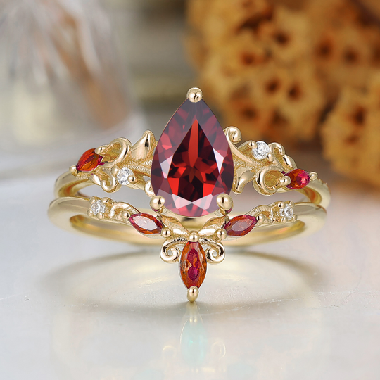 Romantische Bloemen Granaat Bruiloft Set Vintage Geïnspireerde Statement Ring Granaat Cluster Ring Set