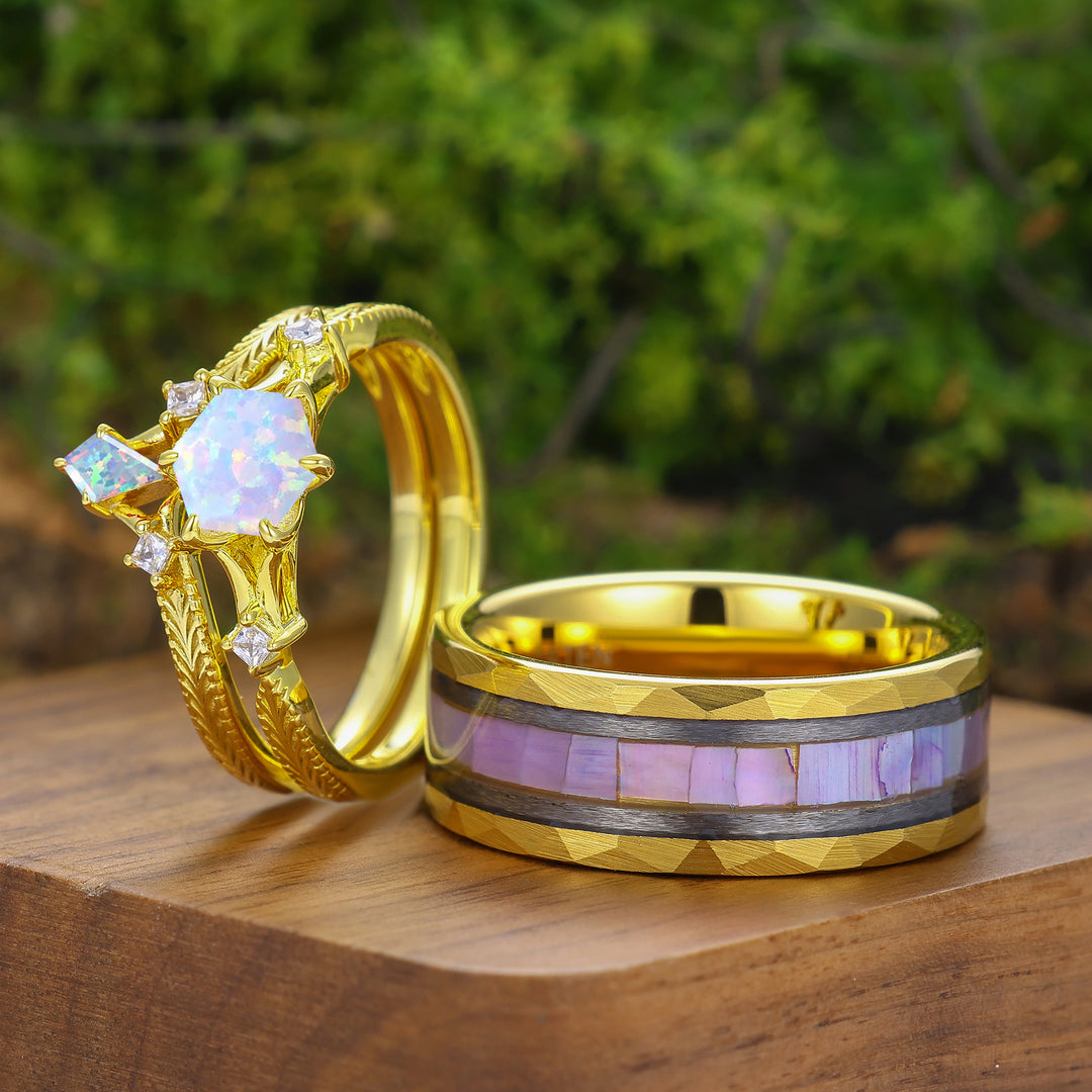 Juego de anillos de pareja grabados con ópalo blanco y rosa noble, bañados en oro amarillo, a juego para mujeres y hombres