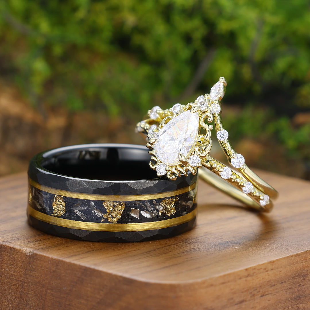 Barok Filigraan Peervormig Geslepen Moissaniet Set Paarringen Met Scrollwerk Geel Verguld Ringen Voor Hem En Haar