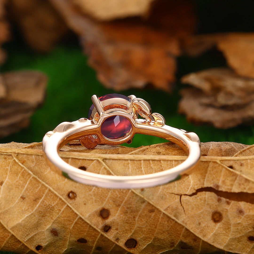 Antique  Nature Inspired 1.25 CT Round Cut 14k Gold Red Garnet Leaf Ring