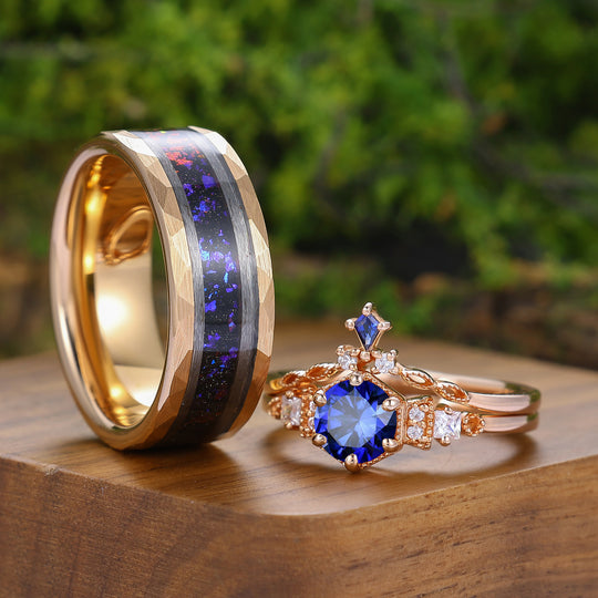 Delicaat ringenset voor koppels met ronde saffier en milgrain, roségoud verguld, bijpassende ringen