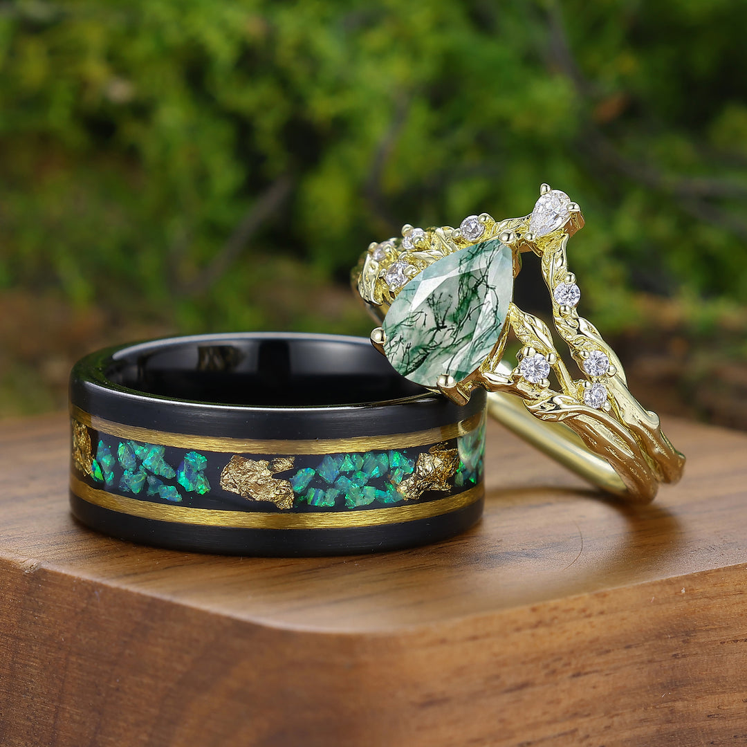 Blad-geïnspireerde peervormige mosagaat set voor koppels met gegraveerd blad, geel verguld, bijpassende ringen