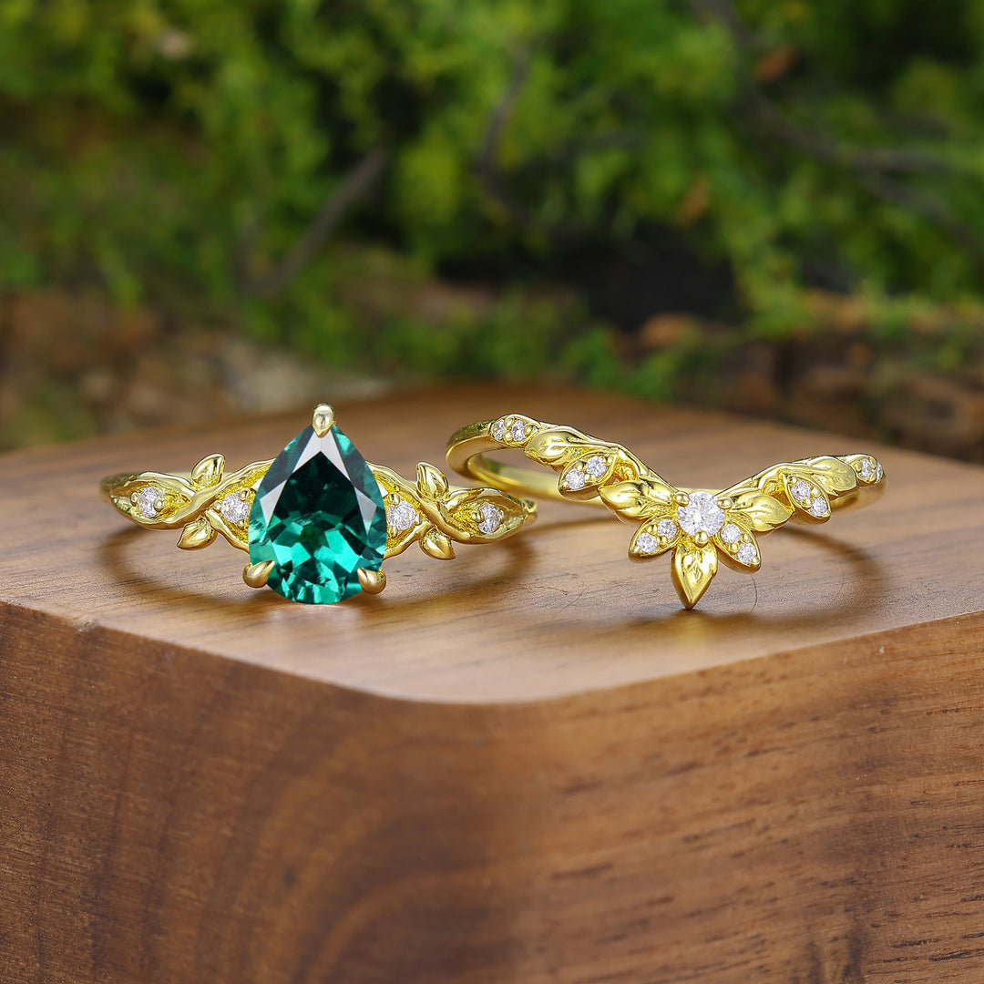 Brilliant Pear Cut Emerald Leaf Design Couple Ring Set Nature Inspired Rings For Men And Women
