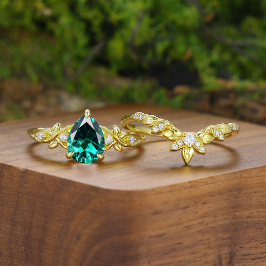 Brilliant Pear Cut Emerald Leaf Design Couple Ring Set Nature Inspired Rings For Men And Women