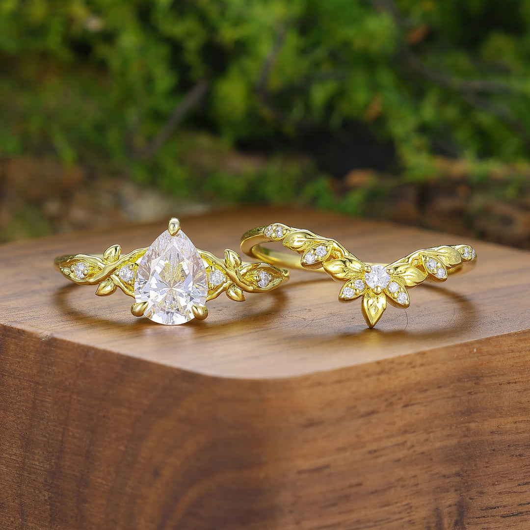 Natural Inspirado Juego de Anillos de Pareja en Forma de Pera con Moissanita Grabado de Hoja Para Él y Para Ella
