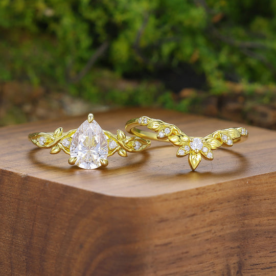 Natural Inspirado Juego de Anillos de Pareja en Forma de Pera con Moissanita Grabado de Hoja Para Él y Para Ella