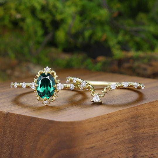 Antieke Ovale Geslepen Groene Smaragd Set Ringen voor Koppel met Filigraan Scrollwerk voor Hem en Haar