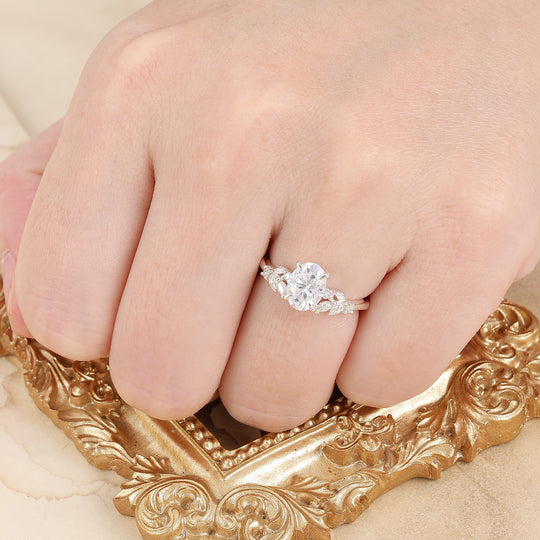 1,50 CT Ovaler Schliff Natürliche Inspiriertes Moissanit Blatt-Design Ring