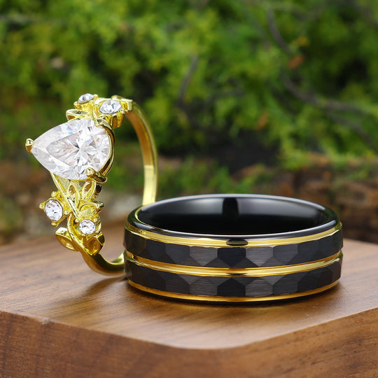 Exquisite Blattgravur Birnenförmige Moissanit Goldbeschichtete Partner-Ringe Für Ihn Und Sie