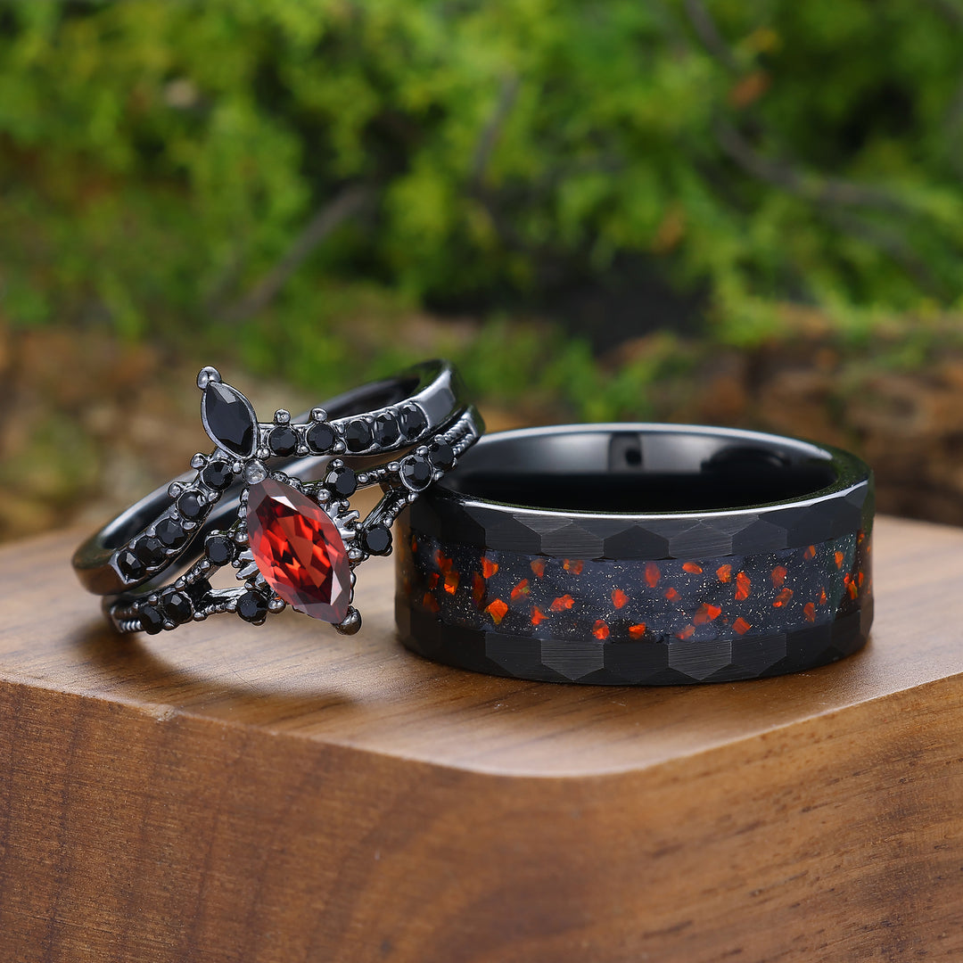 Anillo de pareja con conjunto de anillos chapados en negro con granate rojo natural tallado en marquesa gótica