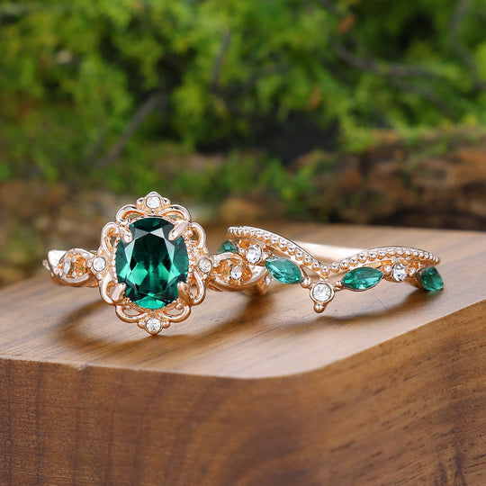 Conjunto de anillos de pareja con diseño floral milgrain esmeralda inspirado en el barroco, chapado en oro rosa
