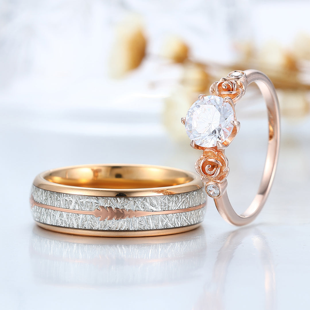 Stijlvolle ronde moissanite paarringen met bloemgravure, roségoud verguld — liefdesringen voor hem en haar