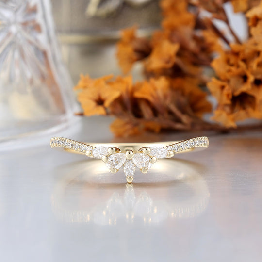 Fede Nuziale a Forma di Pera con Cluster di Moissanite per Lei