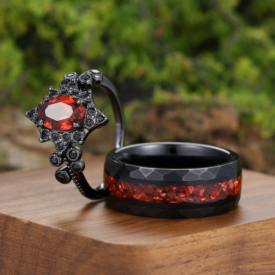 Gotisches Blumen-Design Rote Granat-Paarringe Schwarz Plattiert S925 und Wolfram Ring-Set