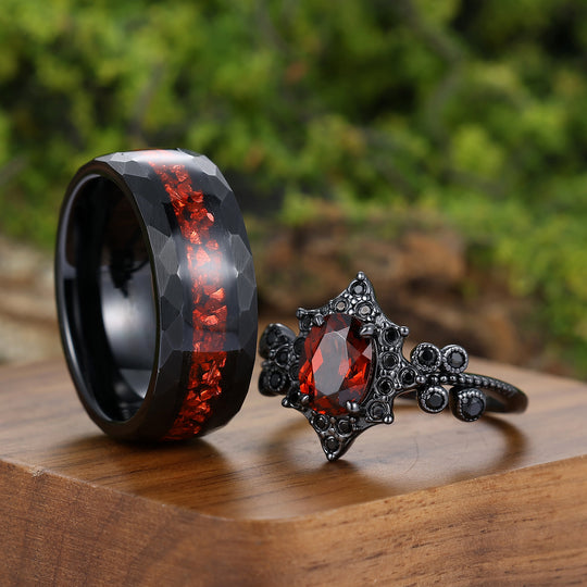 Gotisches Blumen-Design Rote Granat-Paarringe Schwarz Plattiert S925 und Wolfram Ring-Set