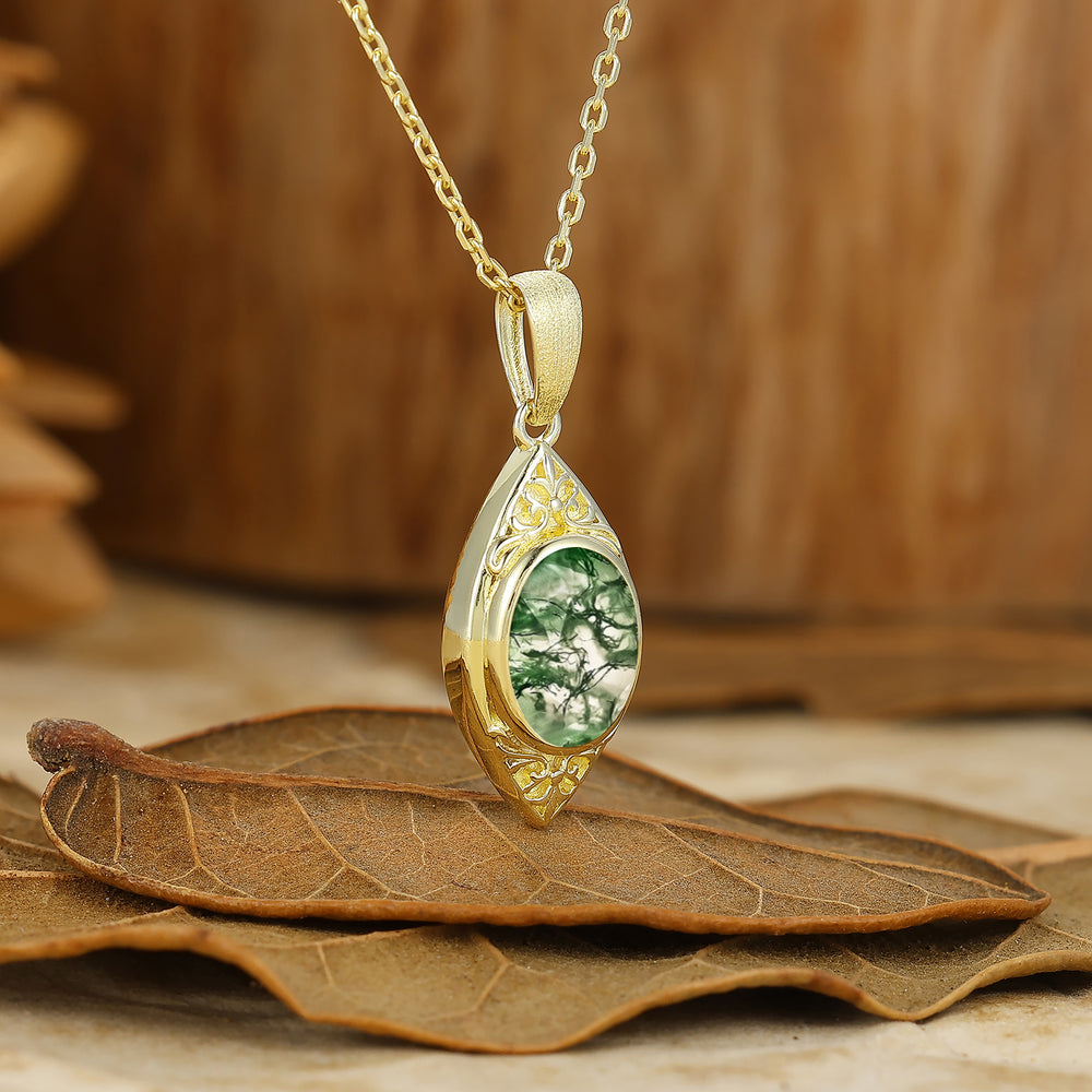 Vintage-Style Oval Cut Moss Agate Pendant C-Shaped Pendant Necklace For Her