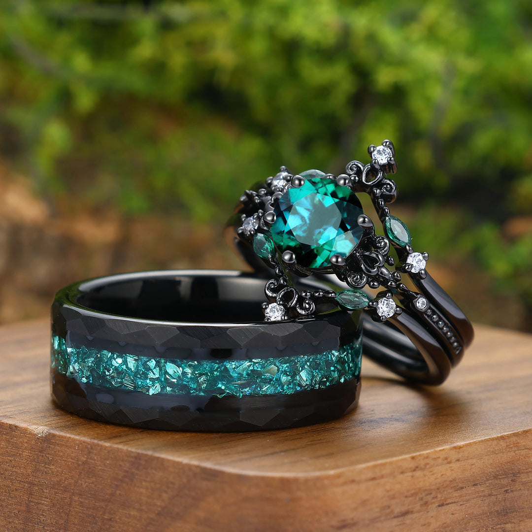 Set di anelli per coppia con motivo a volute, smeraldo taglio rotondo, delicati, placcati in nero, per lui e per lei