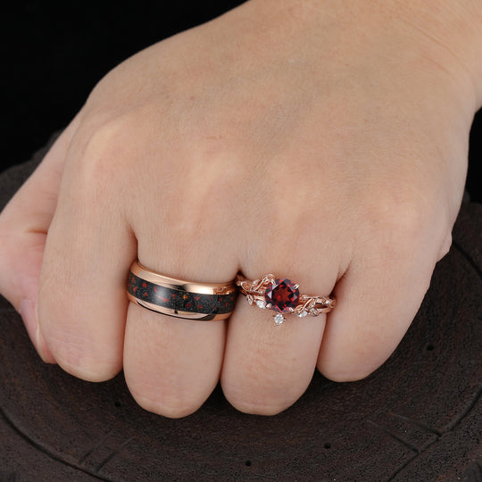 Set di Anelli Coppia con Granato Rosso Inciso a Forma di Foglia Raffinata Anelli Rosso Lui e Lei per Uomo e Donna